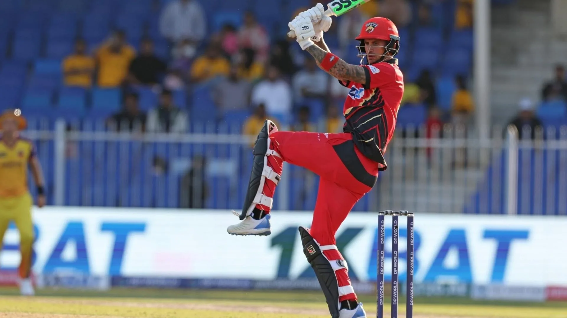 Desert Vipers cruise to eight-wicket win as Hales and Curran shine against Sharjah Warriorz