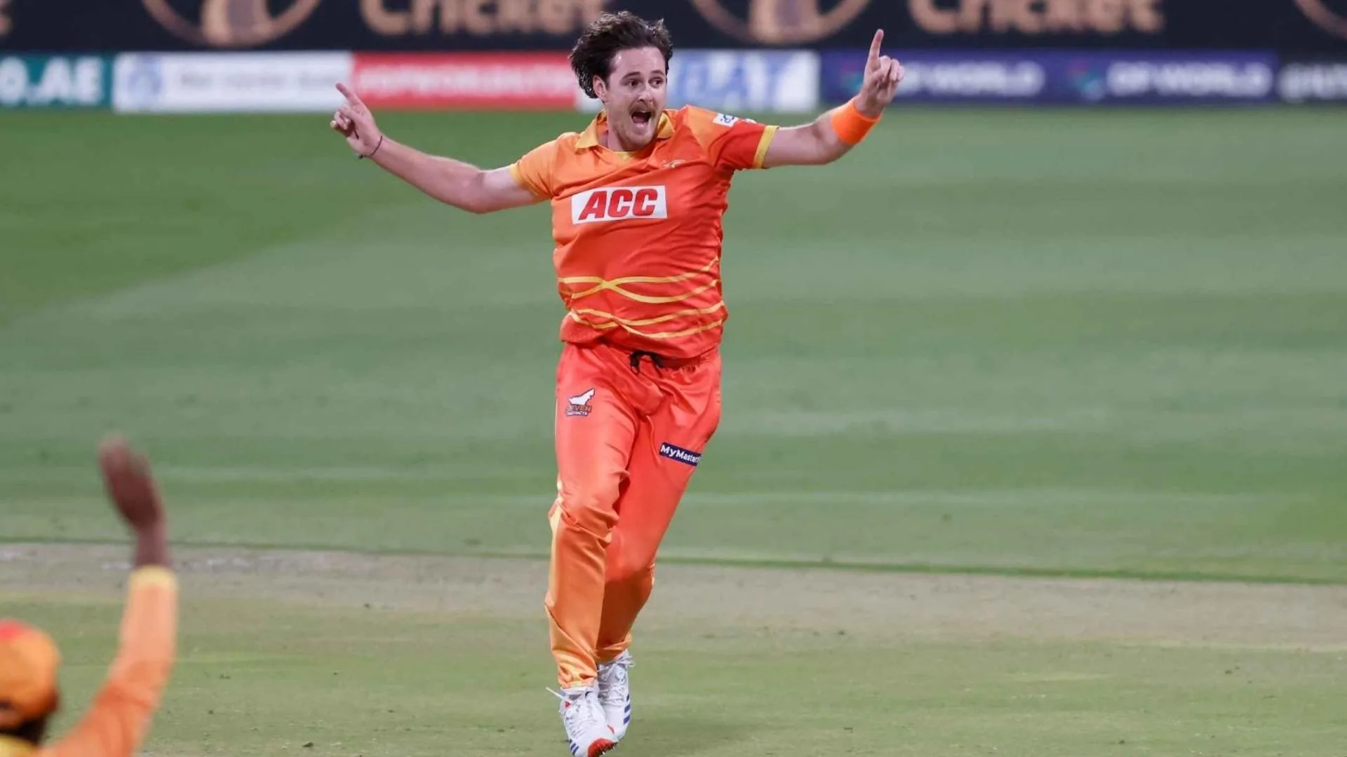 Gritty Gulf Giants get the better of MI Emirates in thrilling contest