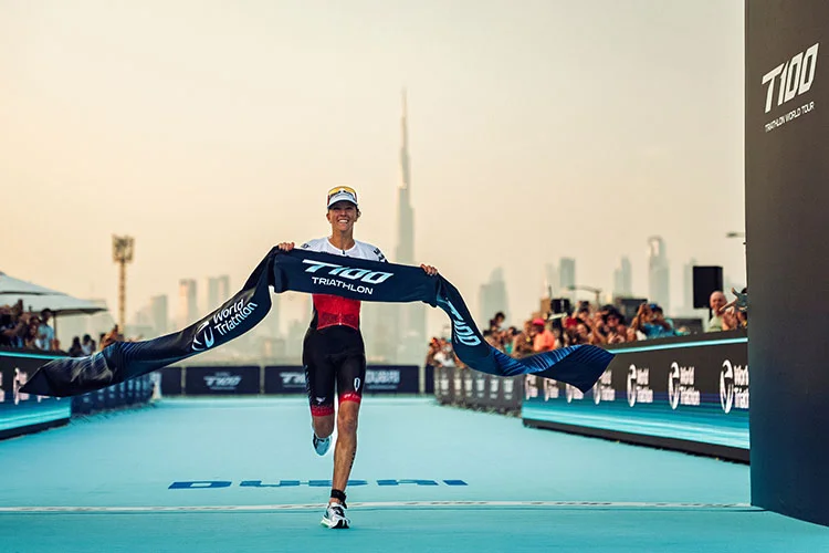 DERRON DELIVERS DUBAI VICTORY AS CHAMPIONSHIP BATTLE INTENSIFIES AHEAD OF QATAR FINALE